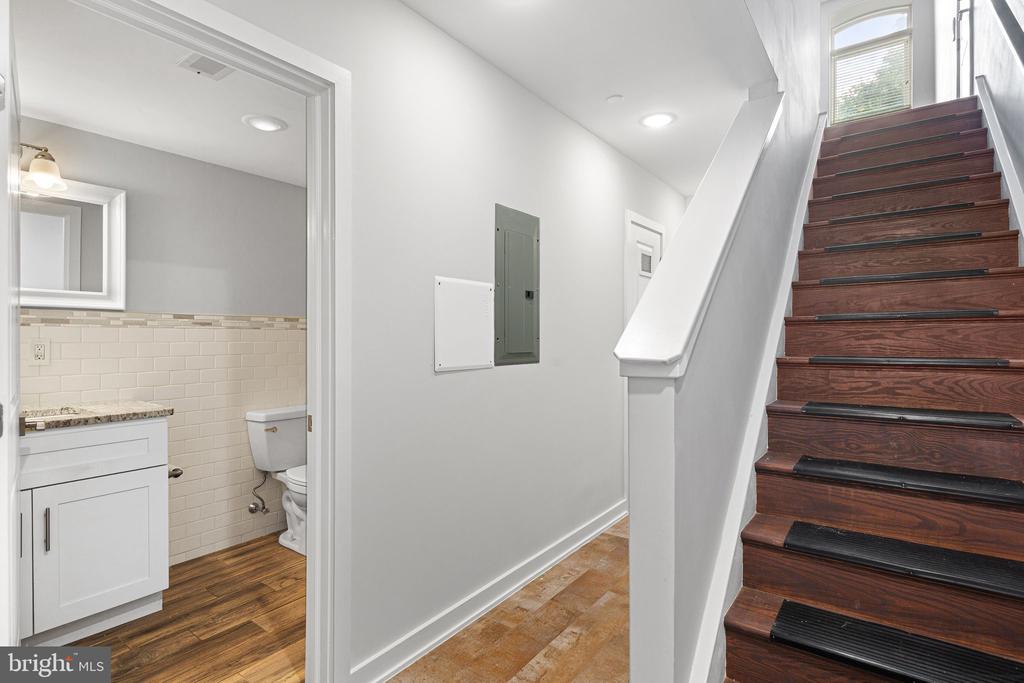 1318 BROAD 1F