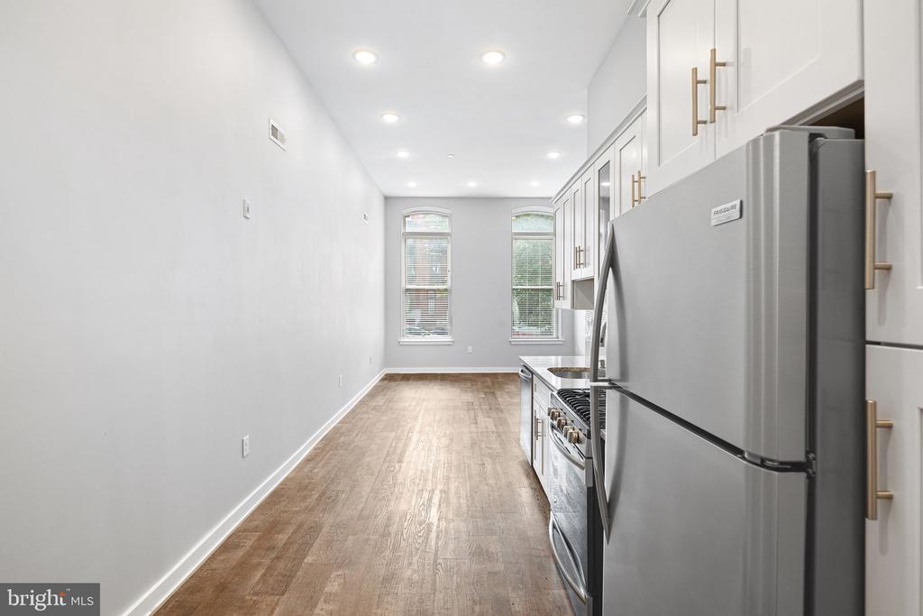 1318 BROAD 1F