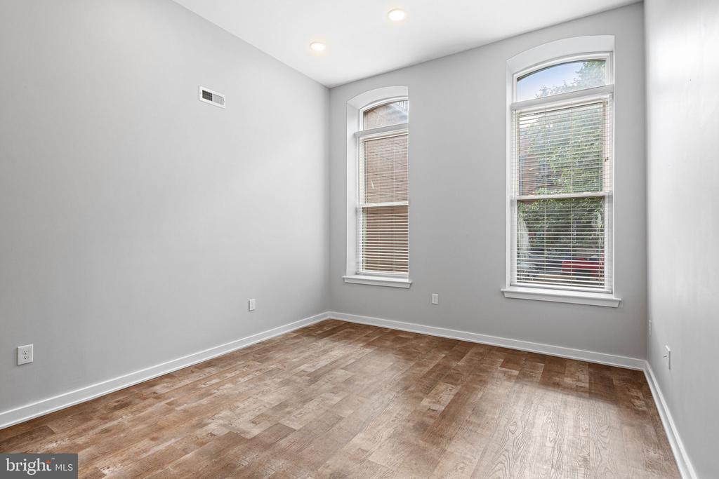 1318 BROAD 1F
