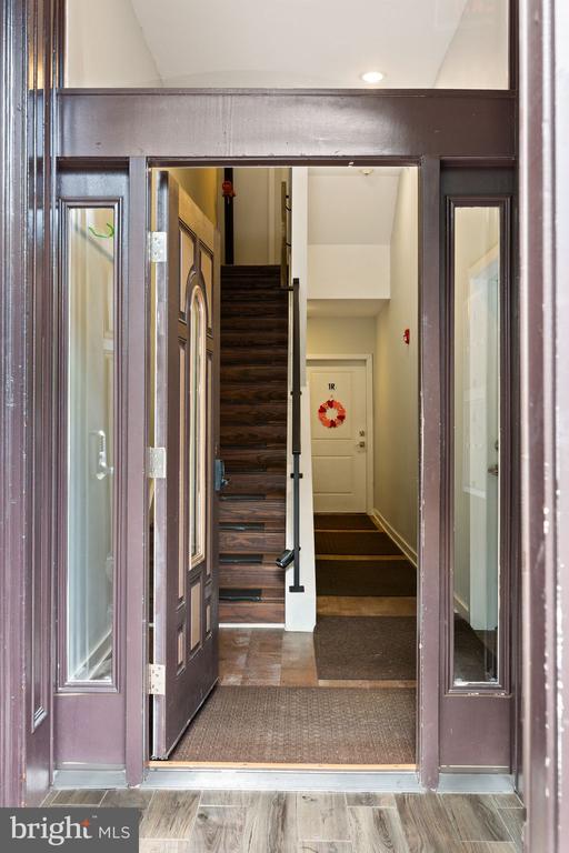 1318 BROAD 1F