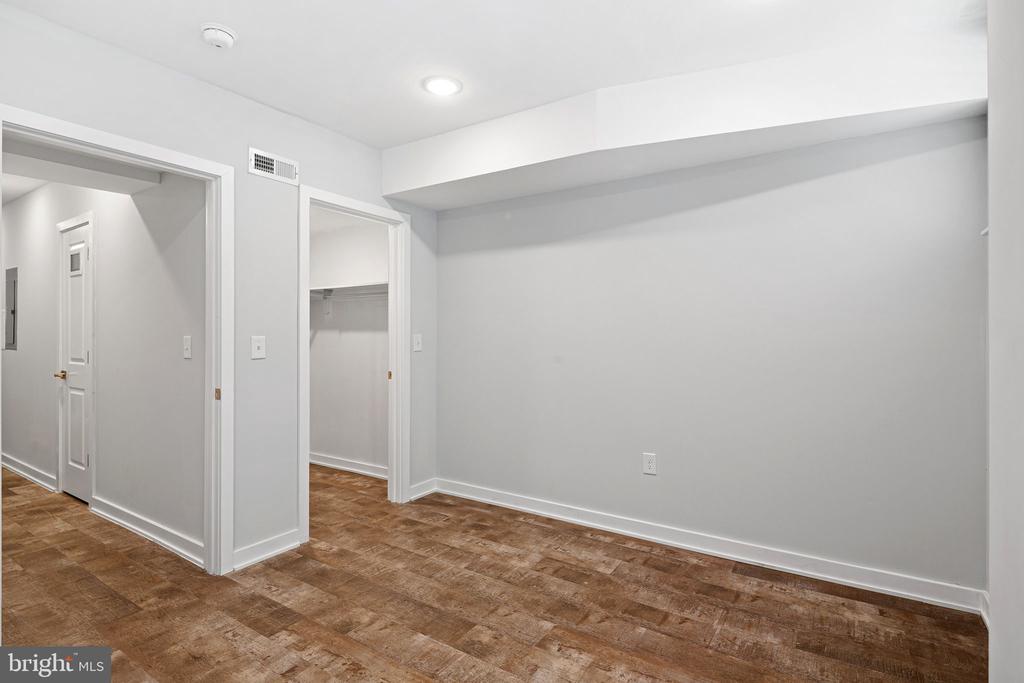 1318 BROAD 1F