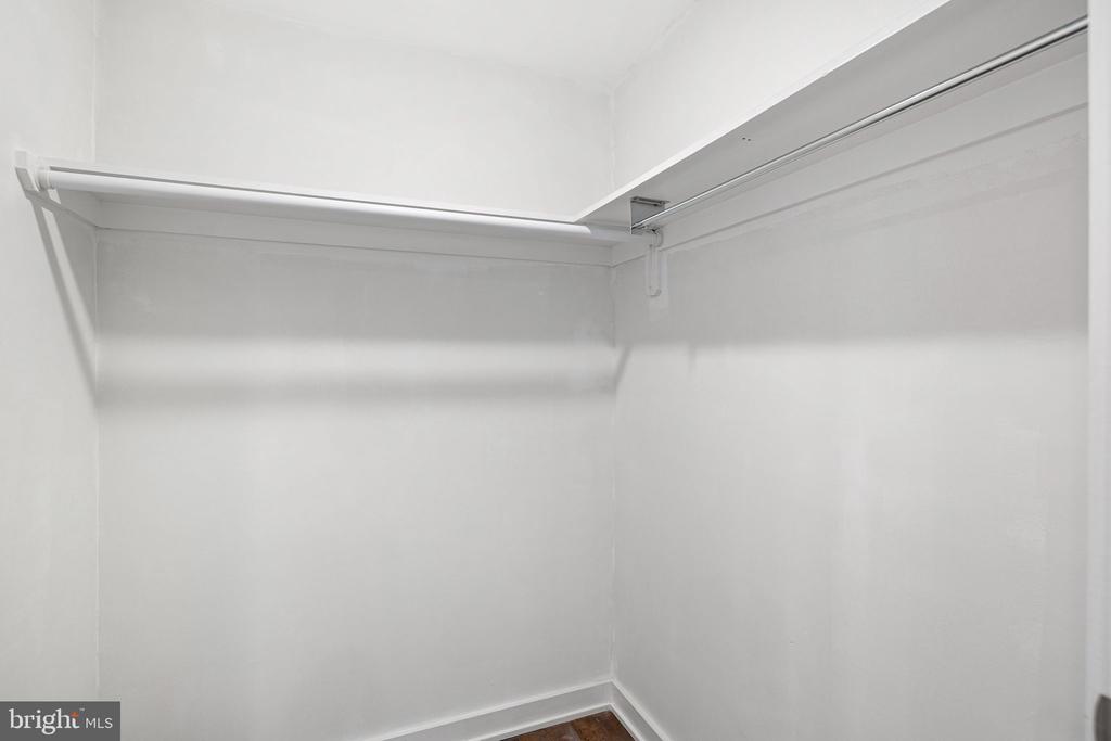 1318 BROAD 1F