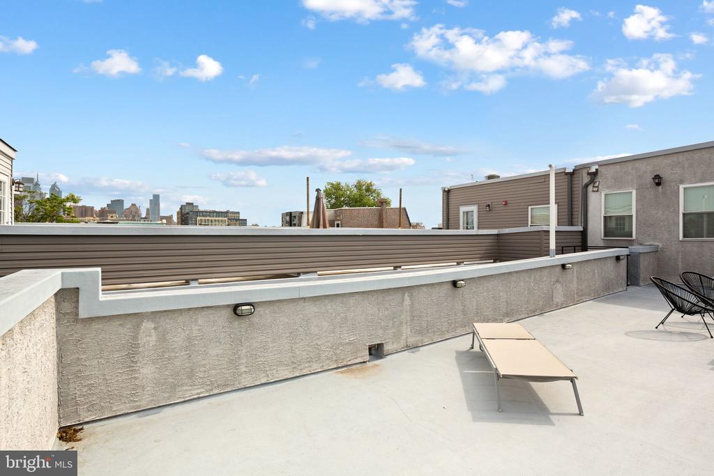 1318 BROAD 1F