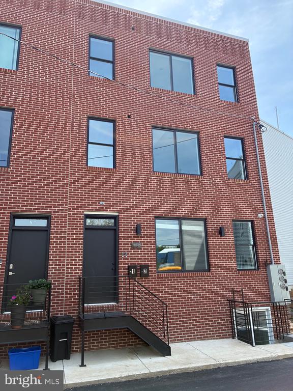 1933 N LEITHGOW STREET 35