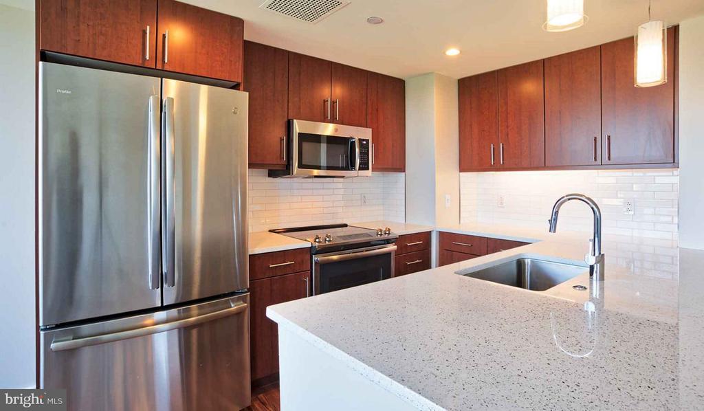 2200 BENJAMIN FRANKLIN PARKWAY E1101