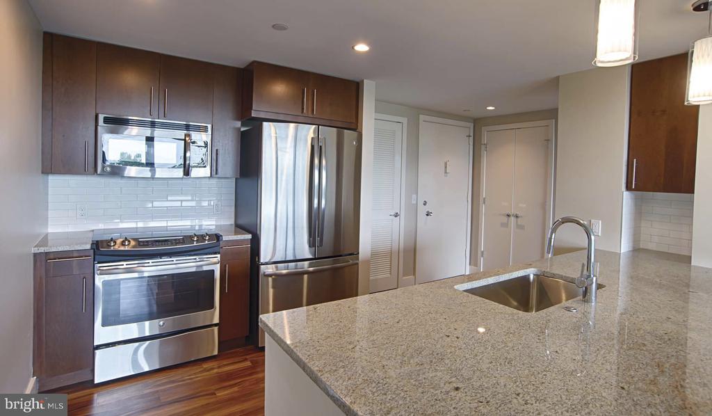 2200 BENJAMIN FRANKLIN PARKWAY E1101