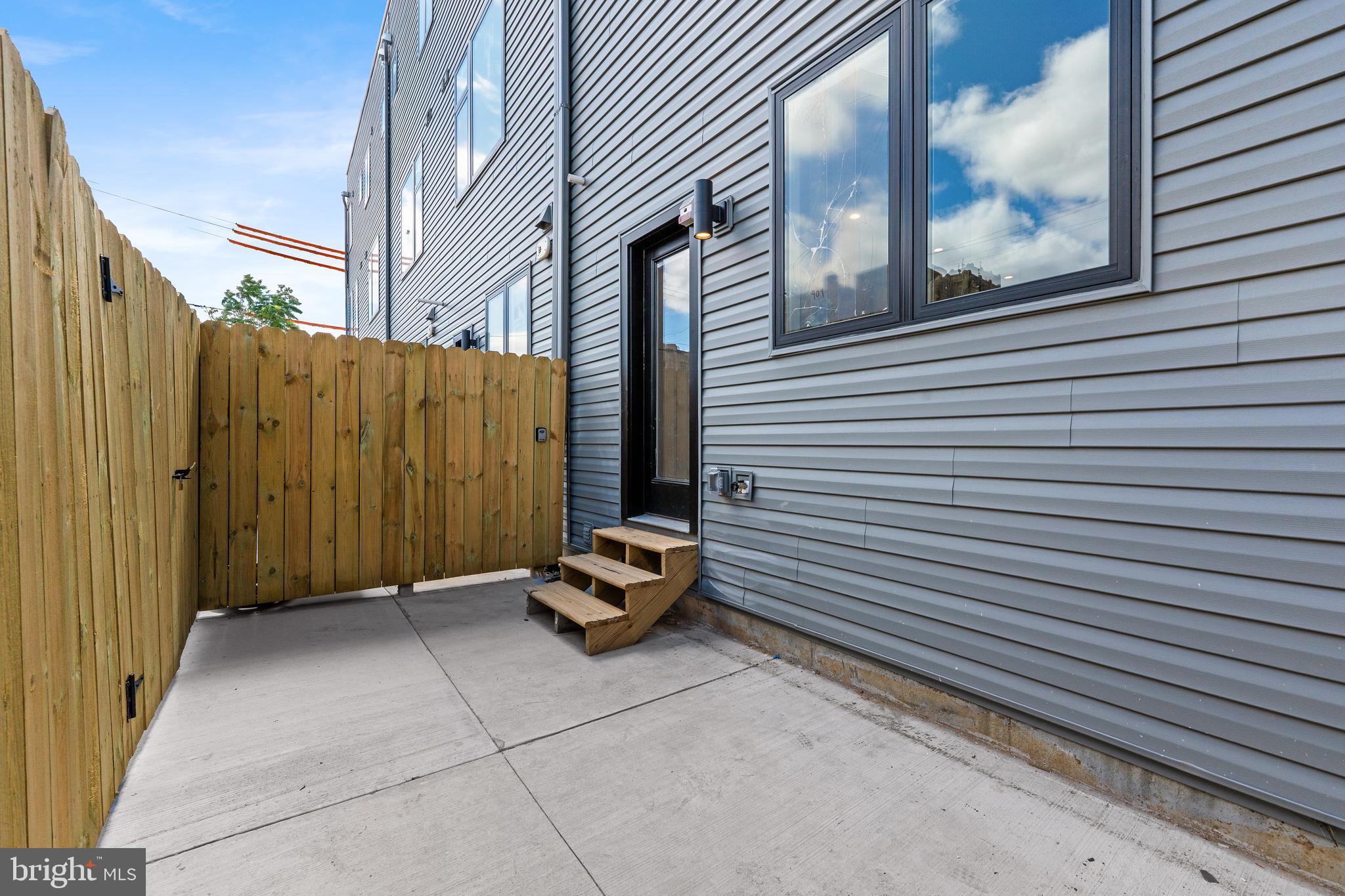 903 EMILY STREET