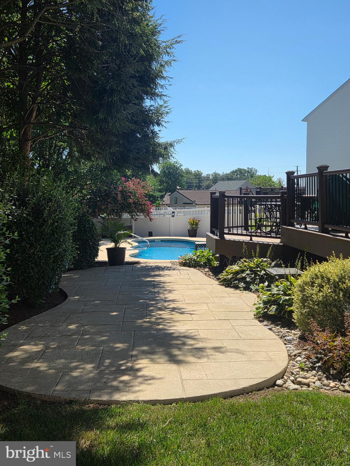 1214 ANNA DRIVE
