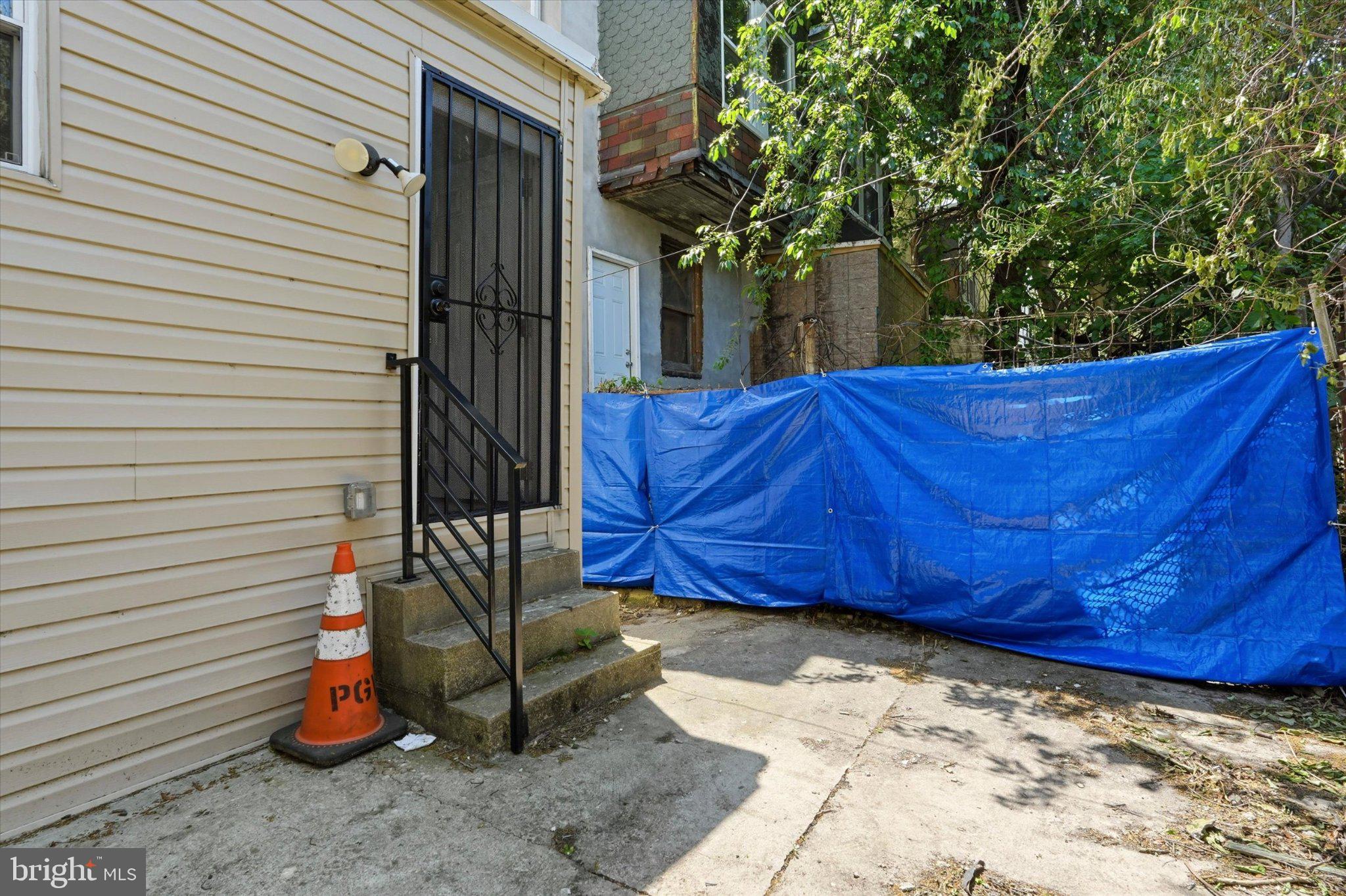 2248 N VAN PELT STREET