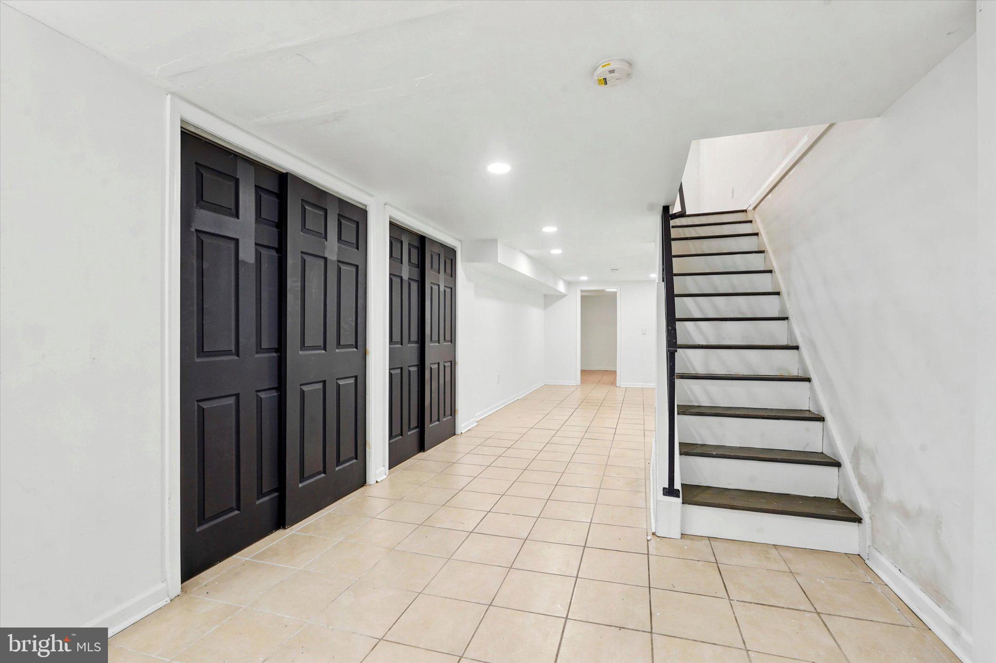 2248 N VAN PELT STREET