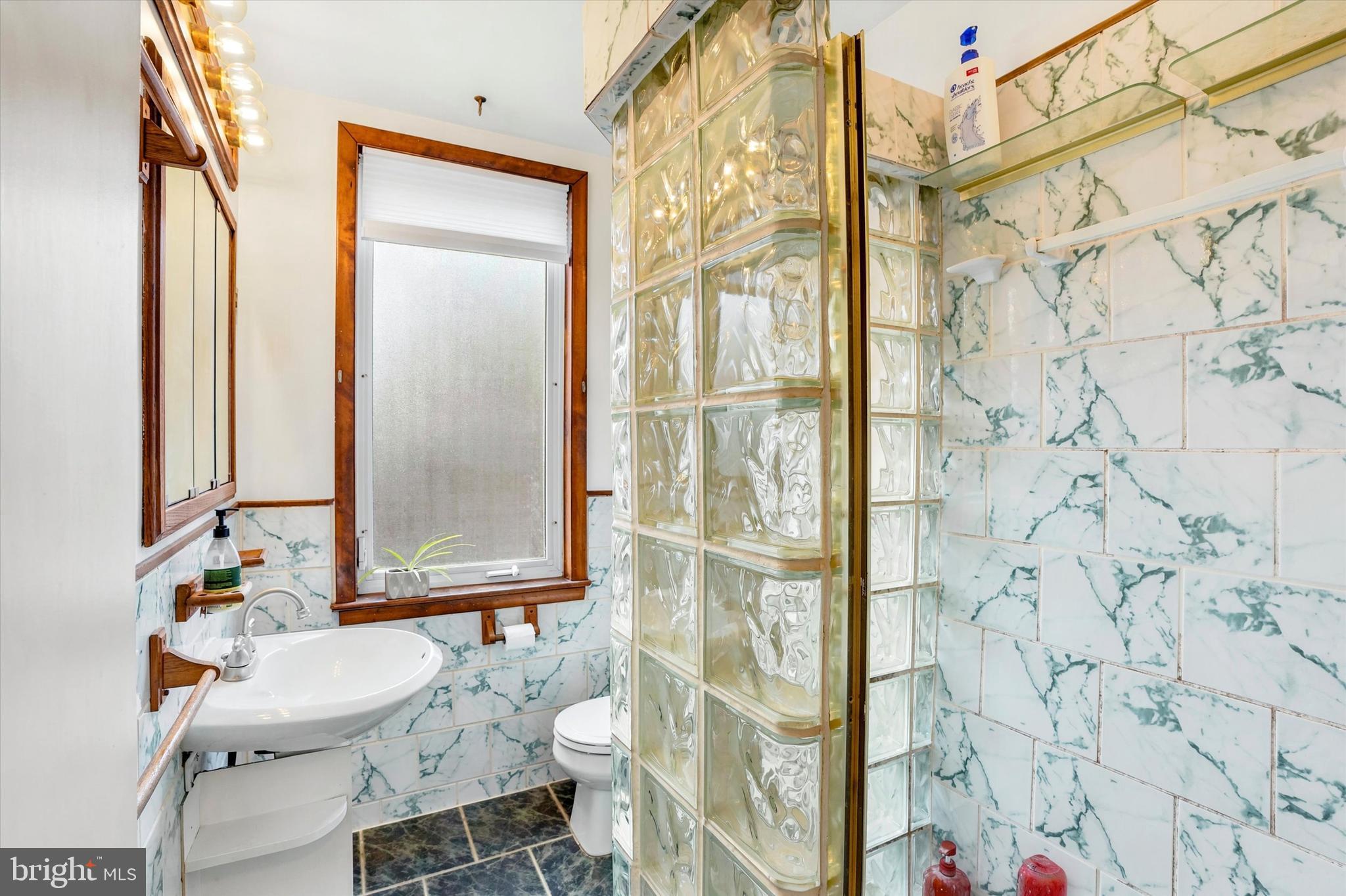 1005 N LAWRENCE STREET