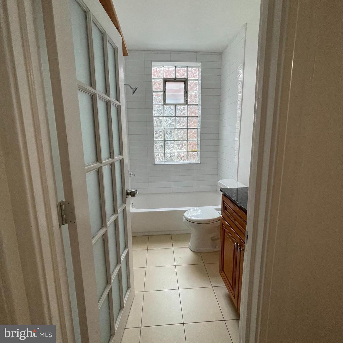 641 BAINBRIDGE STREET UNIT B