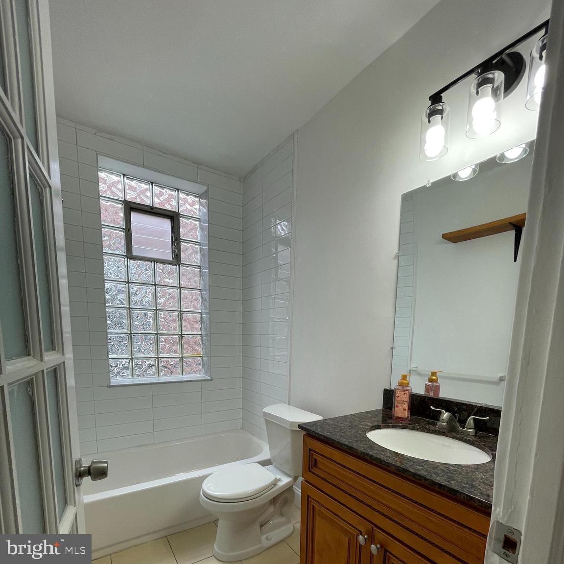 641 BAINBRIDGE STREET UNIT B