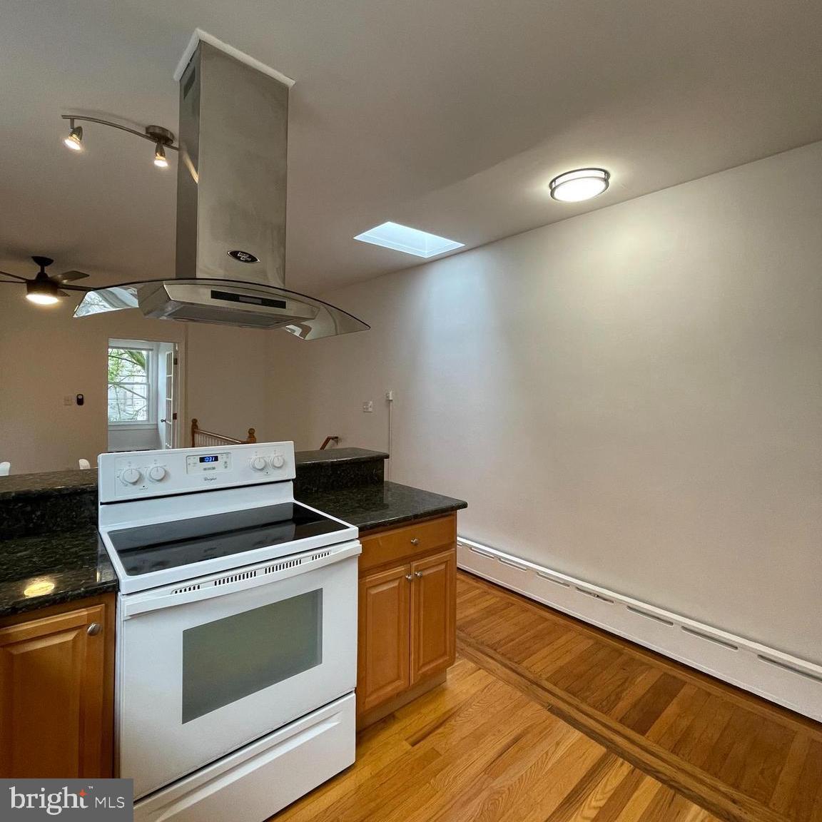 641 BAINBRIDGE STREET UNIT B