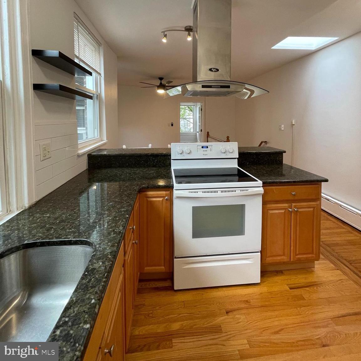641 BAINBRIDGE STREET UNIT B
