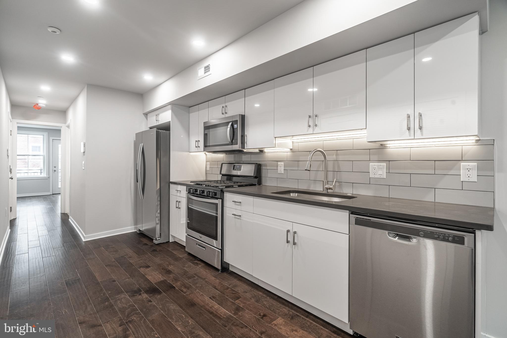 752 S 8TH STREET 2