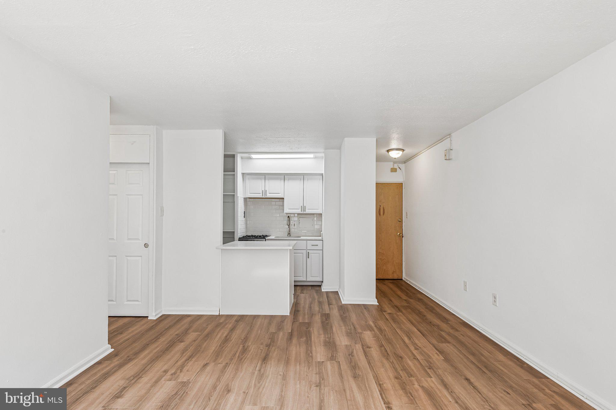 2101 CHESTNUT STREET 1121