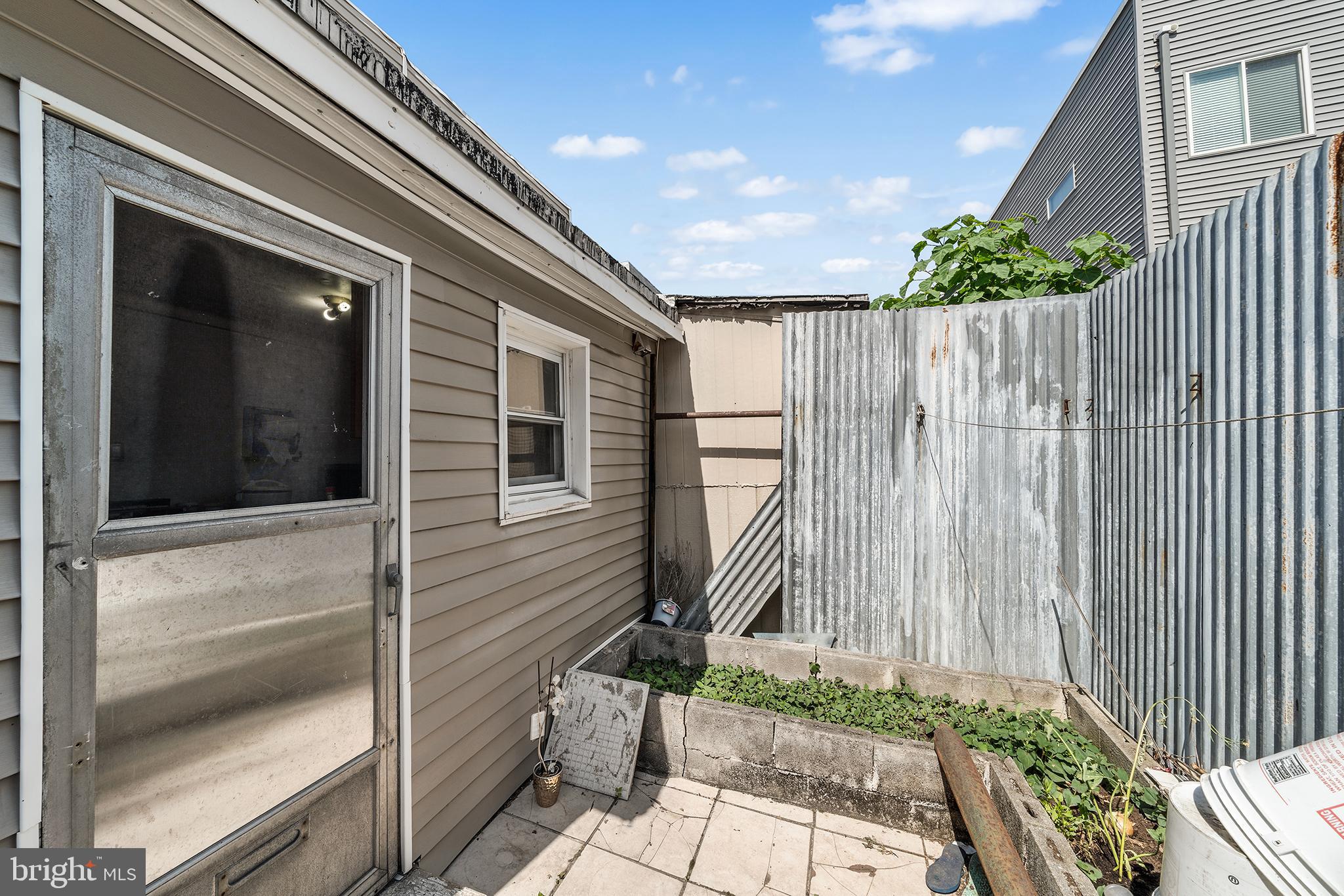 2453 JASPER STREET