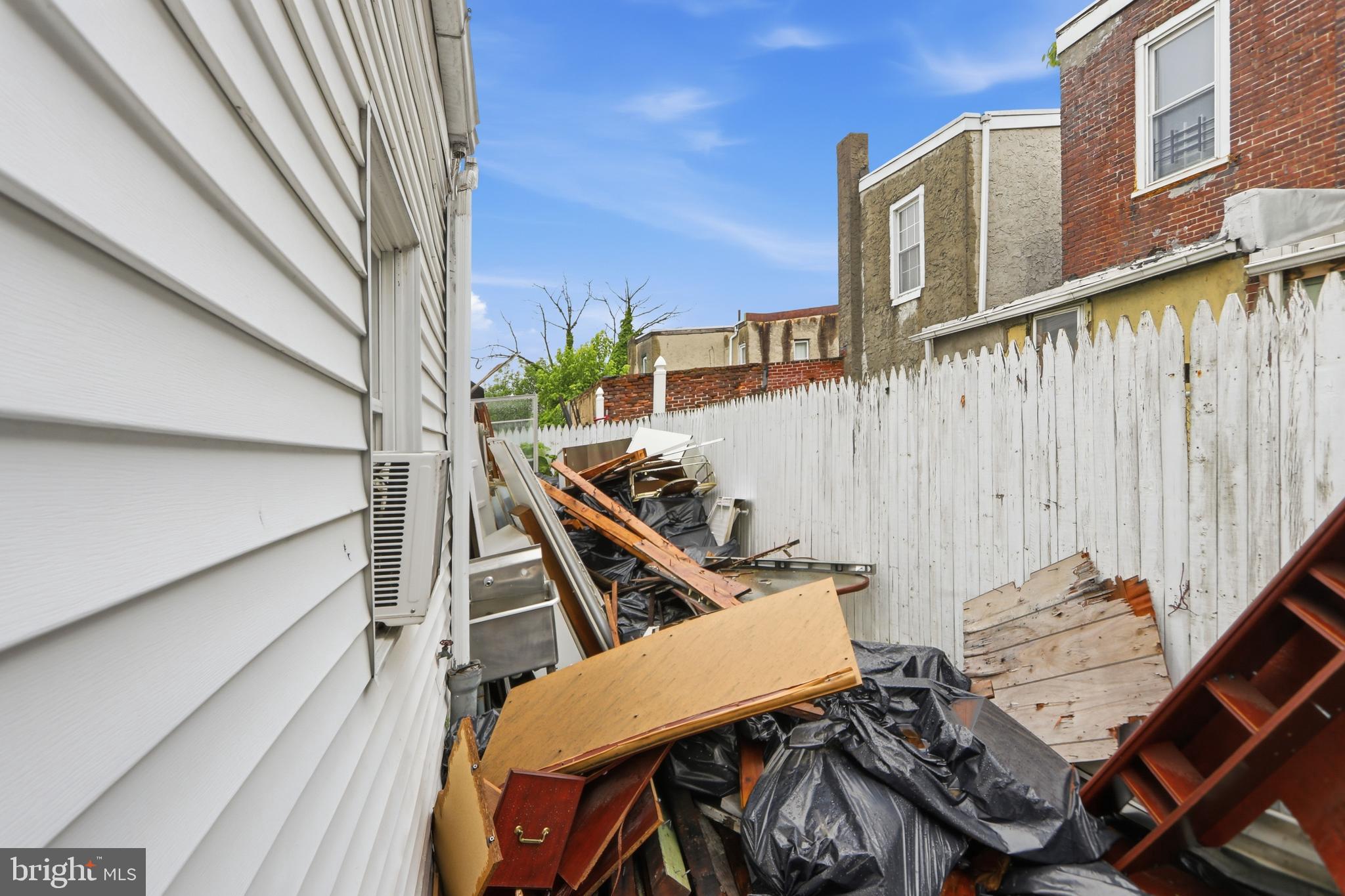 2528 W SERGEANT STREET