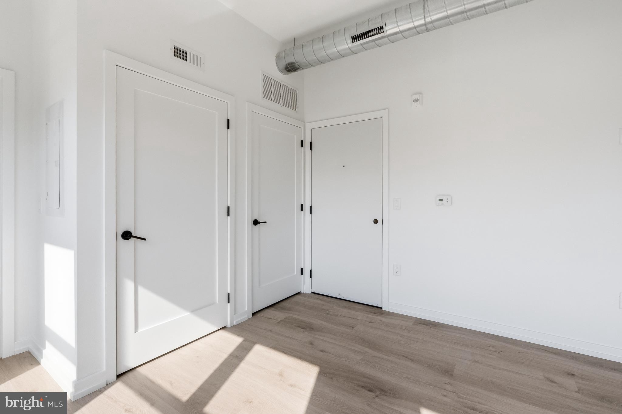 208 VINE 6C