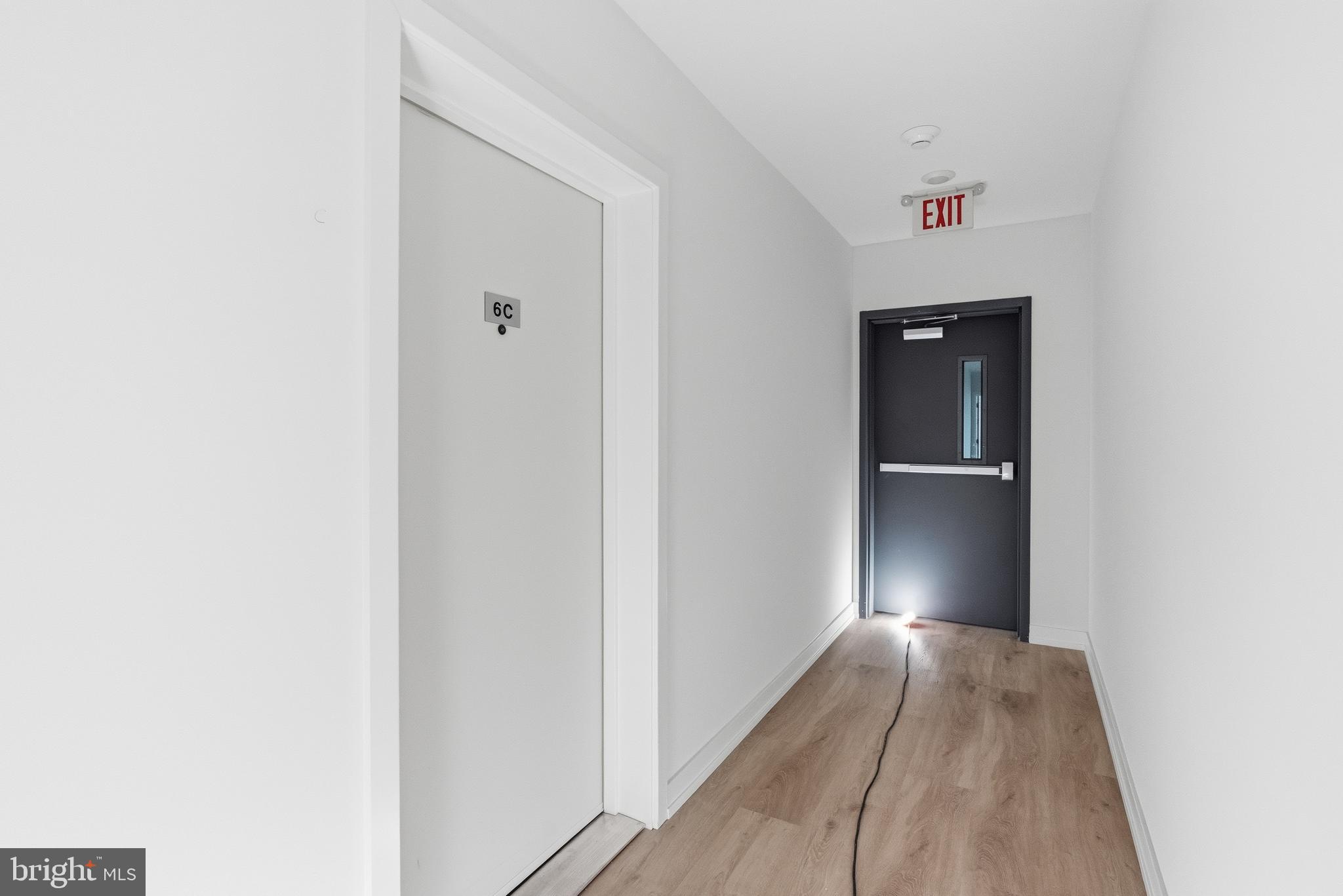 208 VINE 6C