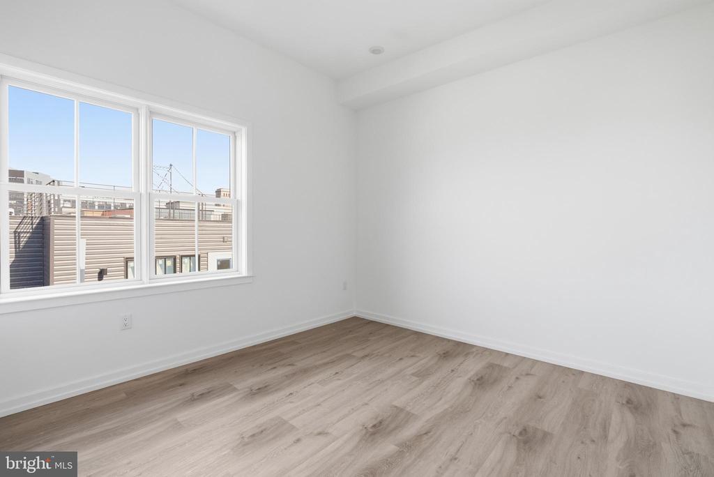 208 VINE 6A