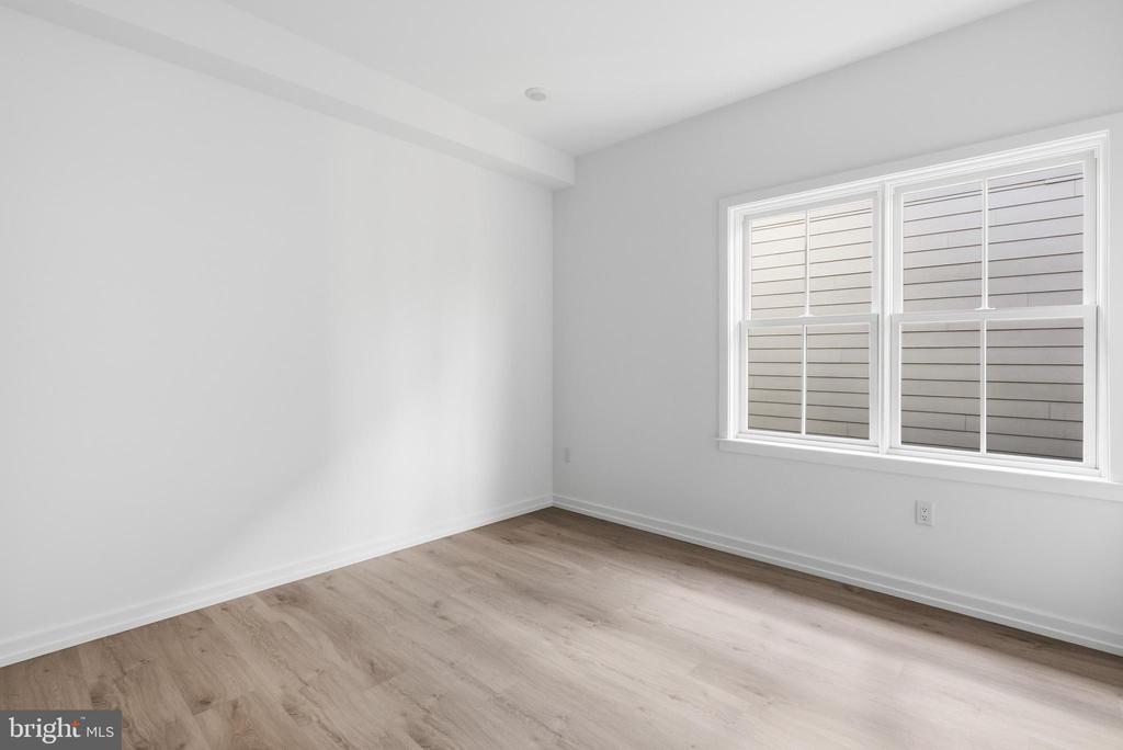 208 VINE 6A