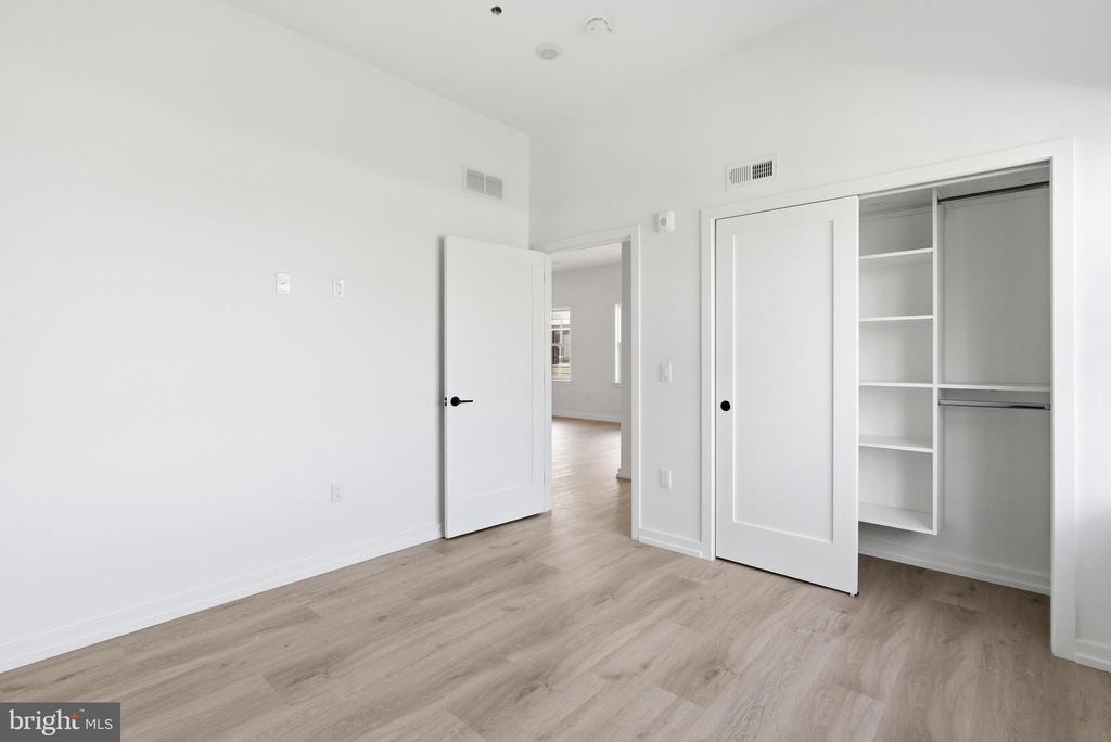 208 VINE 6A