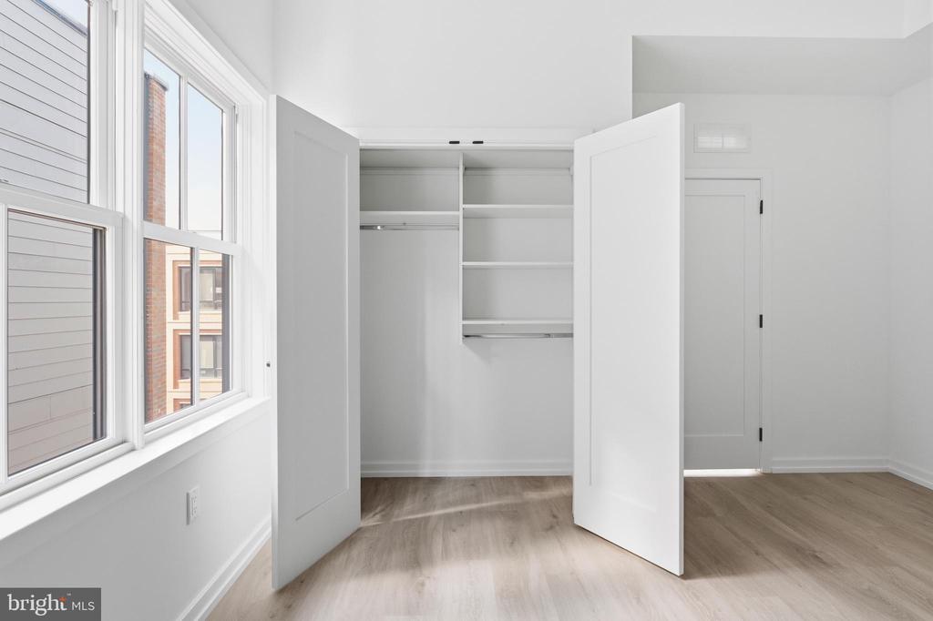 208 VINE 6A