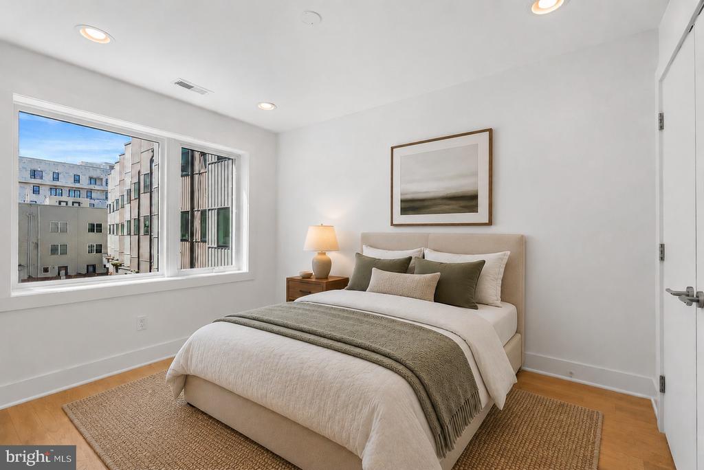 642 N 5TH STREET
