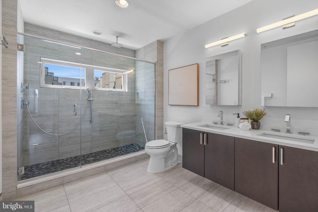 642 N 5TH STREET