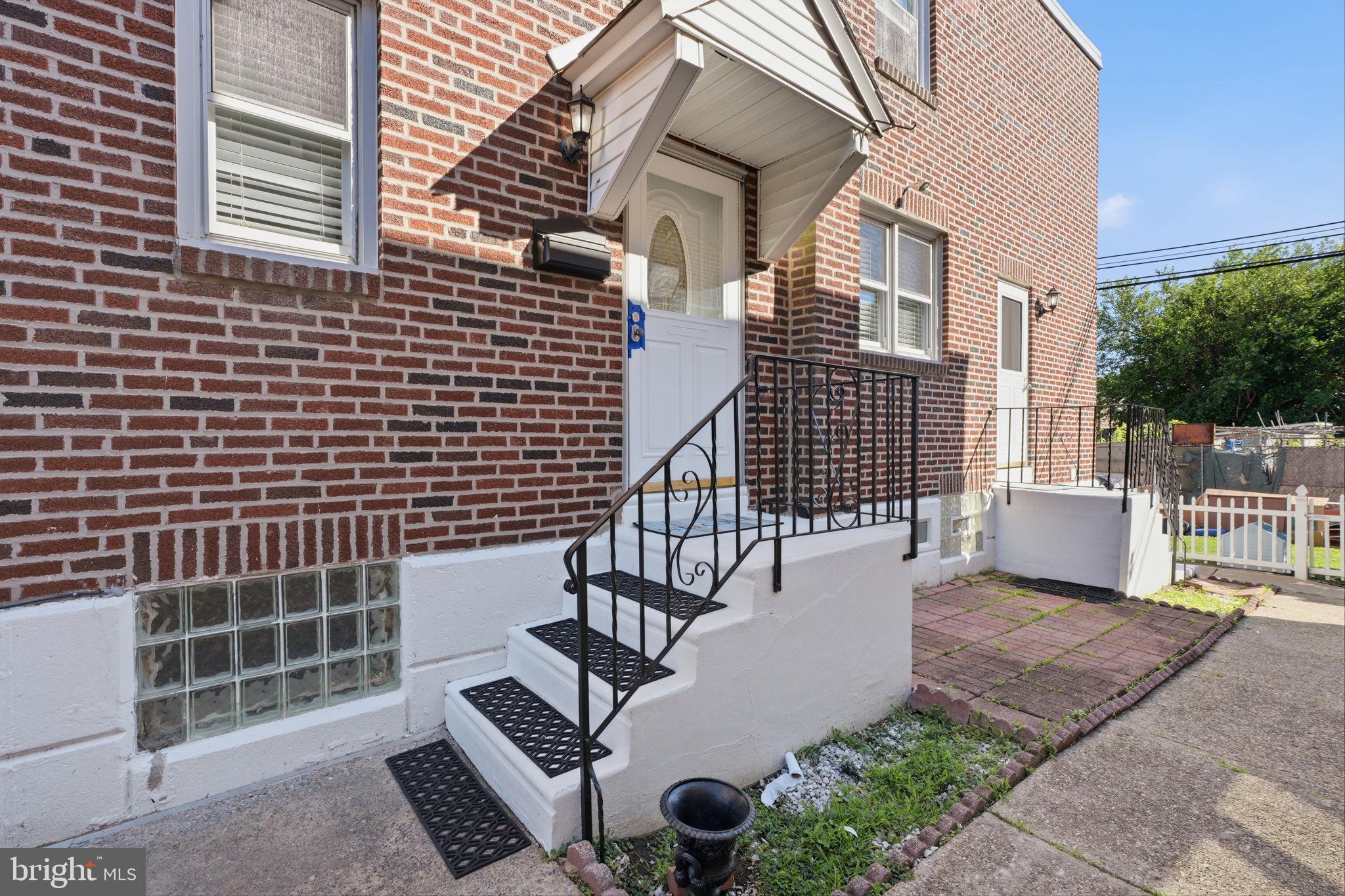 1025 FRIENDSHIP STREET