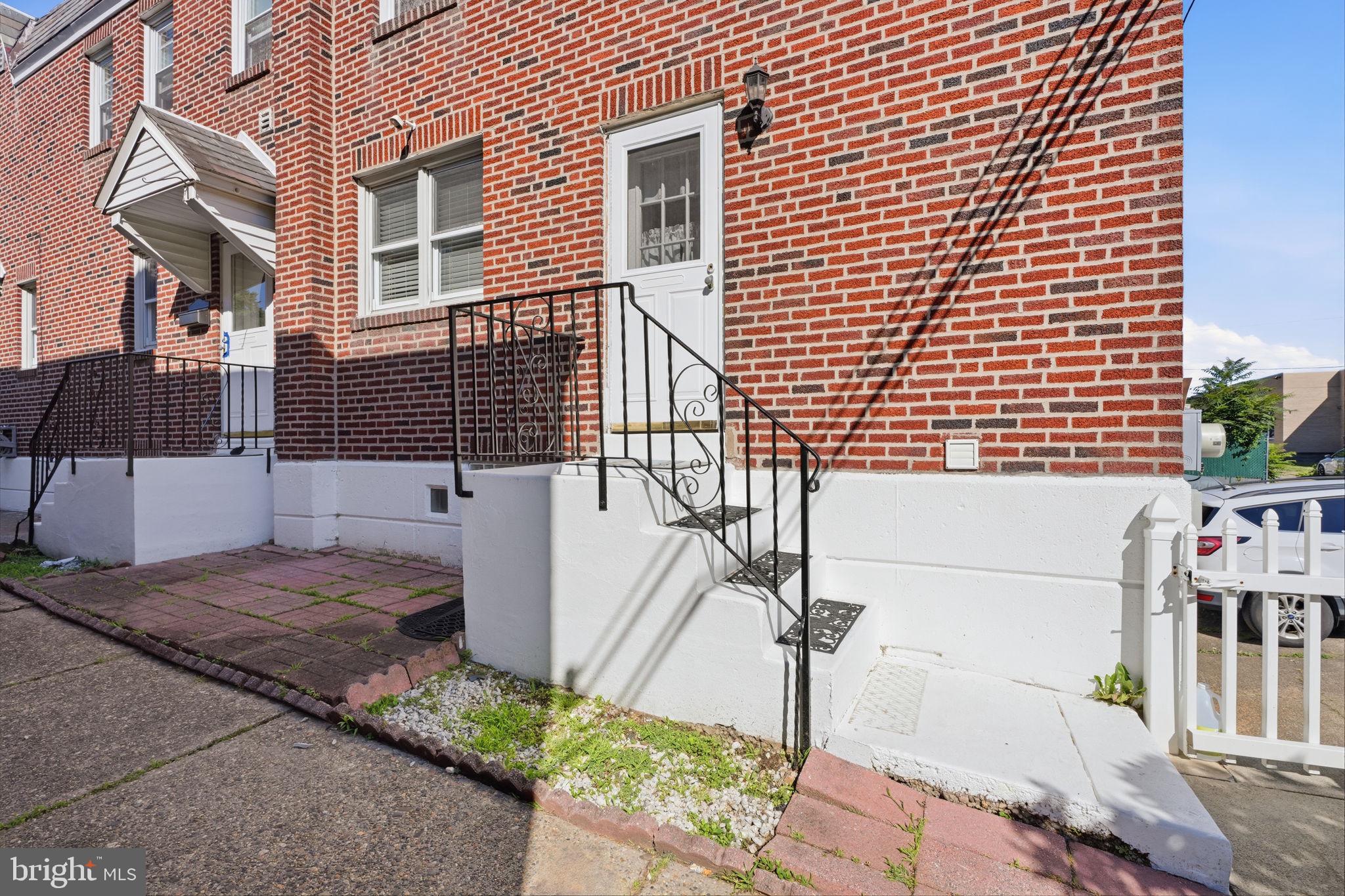 1025 FRIENDSHIP STREET