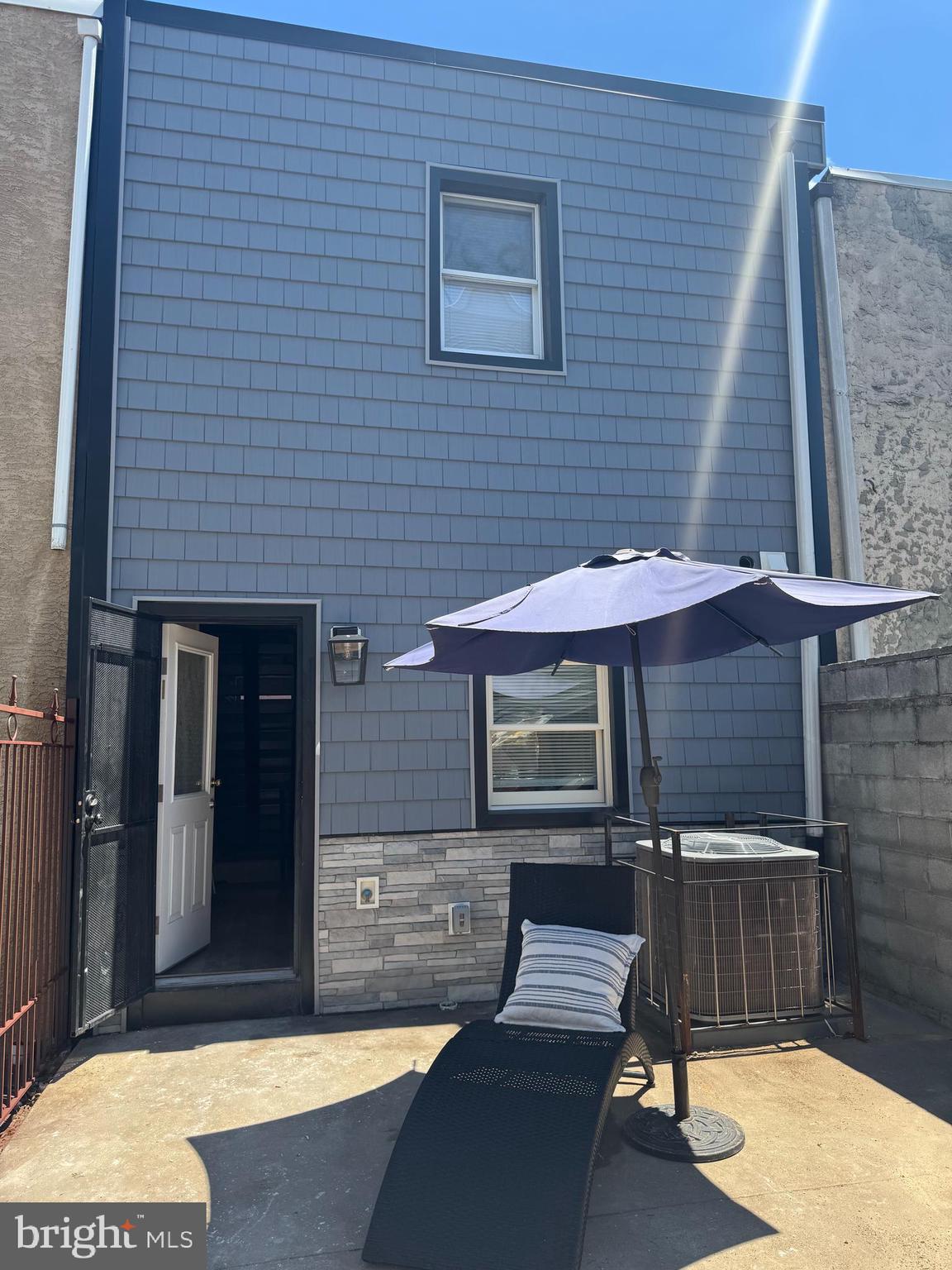 2620 ALMOND STREET