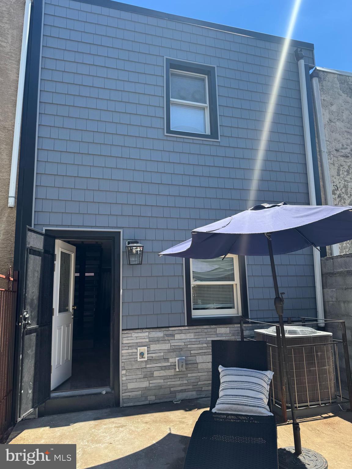 2620 ALMOND STREET
