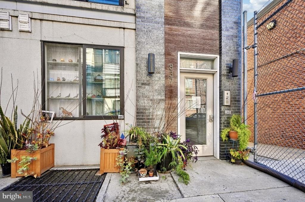 837 N 16TH STREET 4
