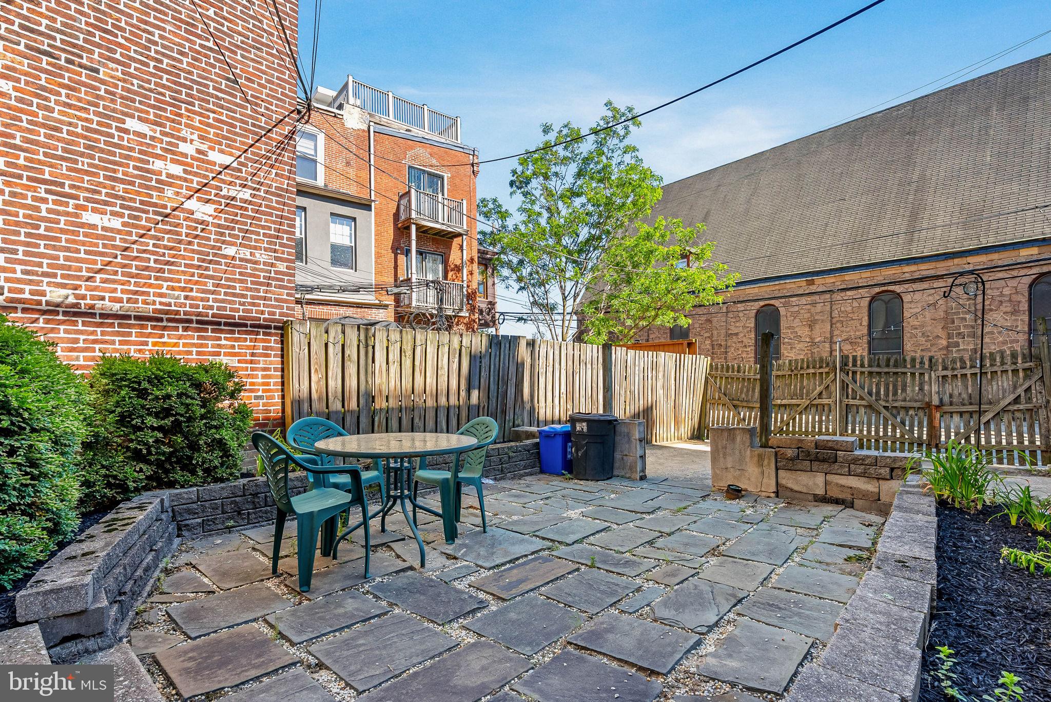 1910 FAIRMOUNT AVENUE B (1R)