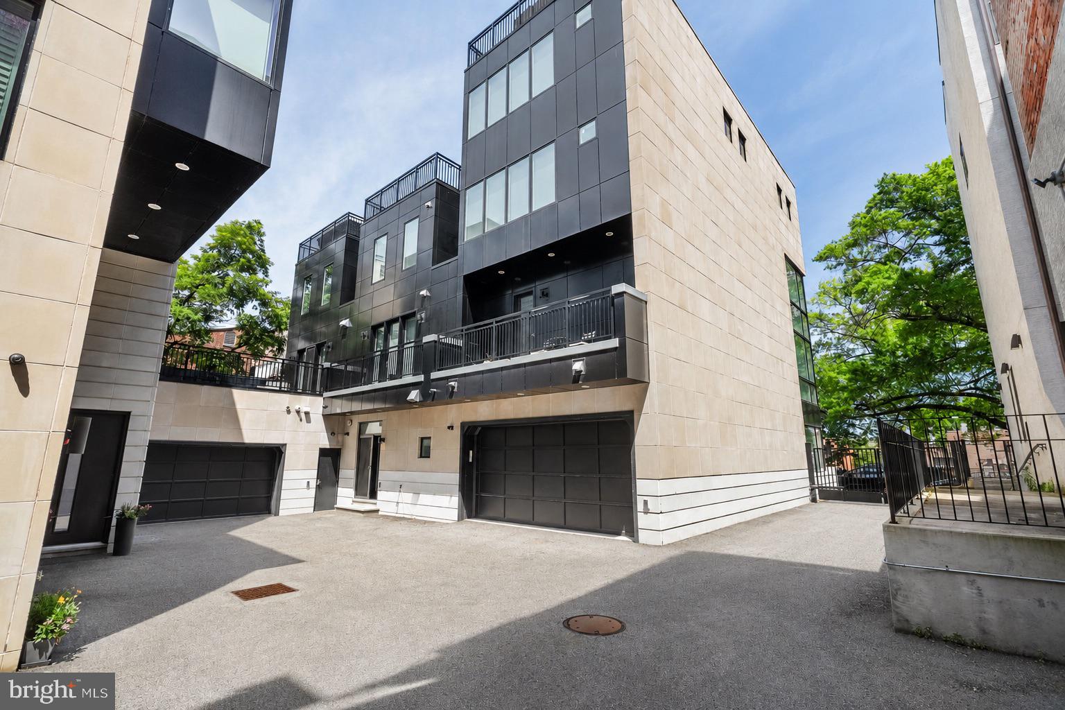 218 S 3RD STREET