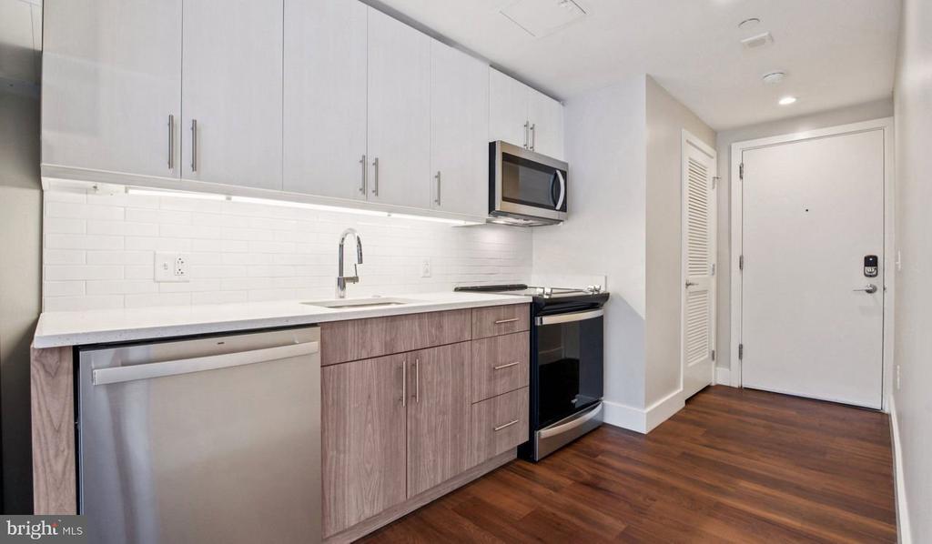 2200 BENJAMIN FRANKLIN PARKWAY N1902