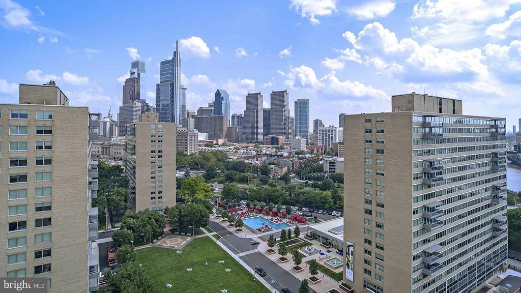 2200 BENJAMIN FRANKLIN PARKWAY N1902