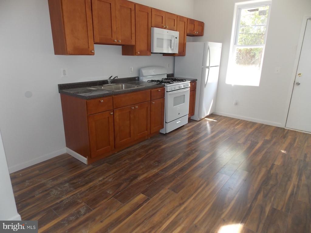 919 N ST BERNARD STREET 00