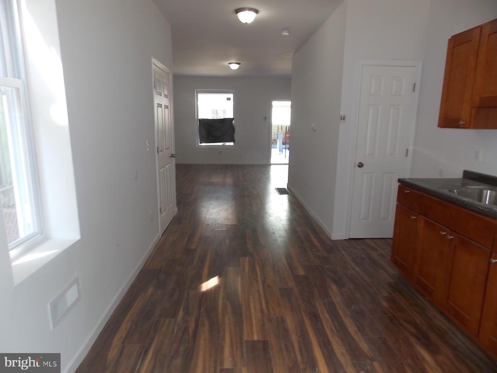 919 N ST BERNARD STREET 00