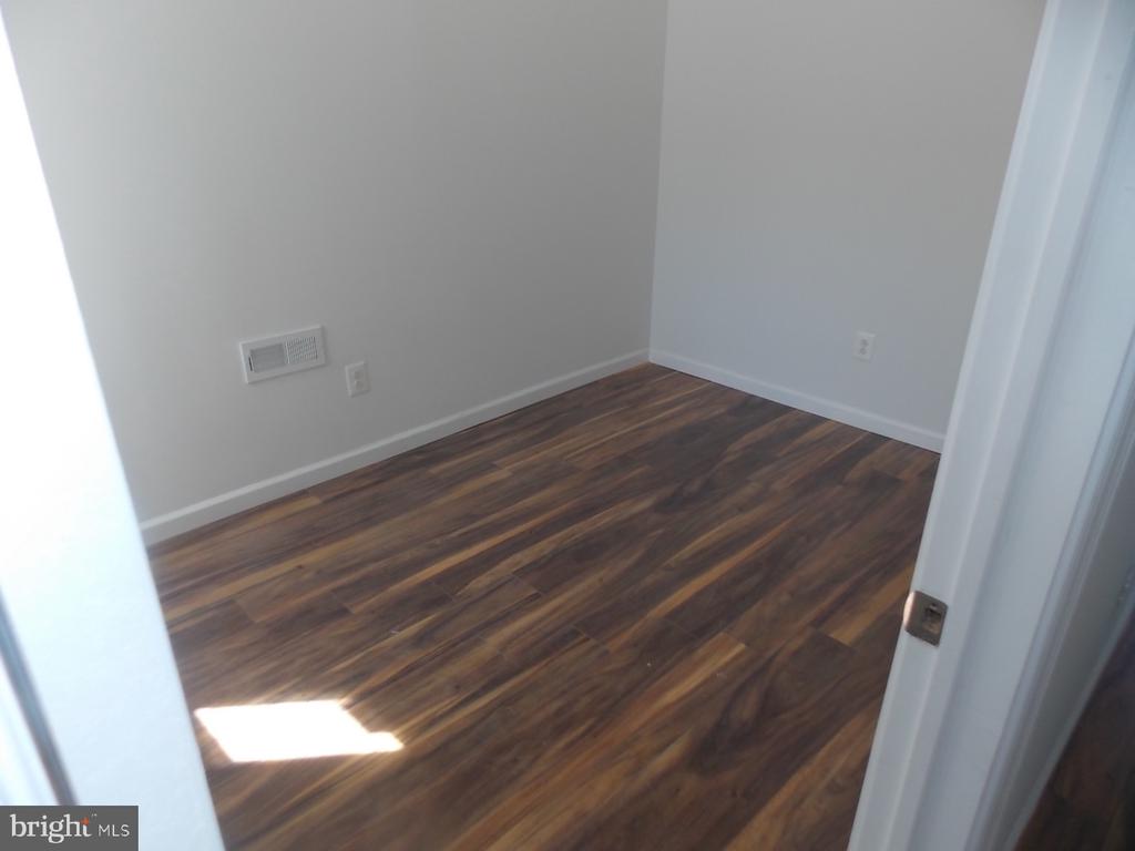 919 N ST BERNARD STREET 00