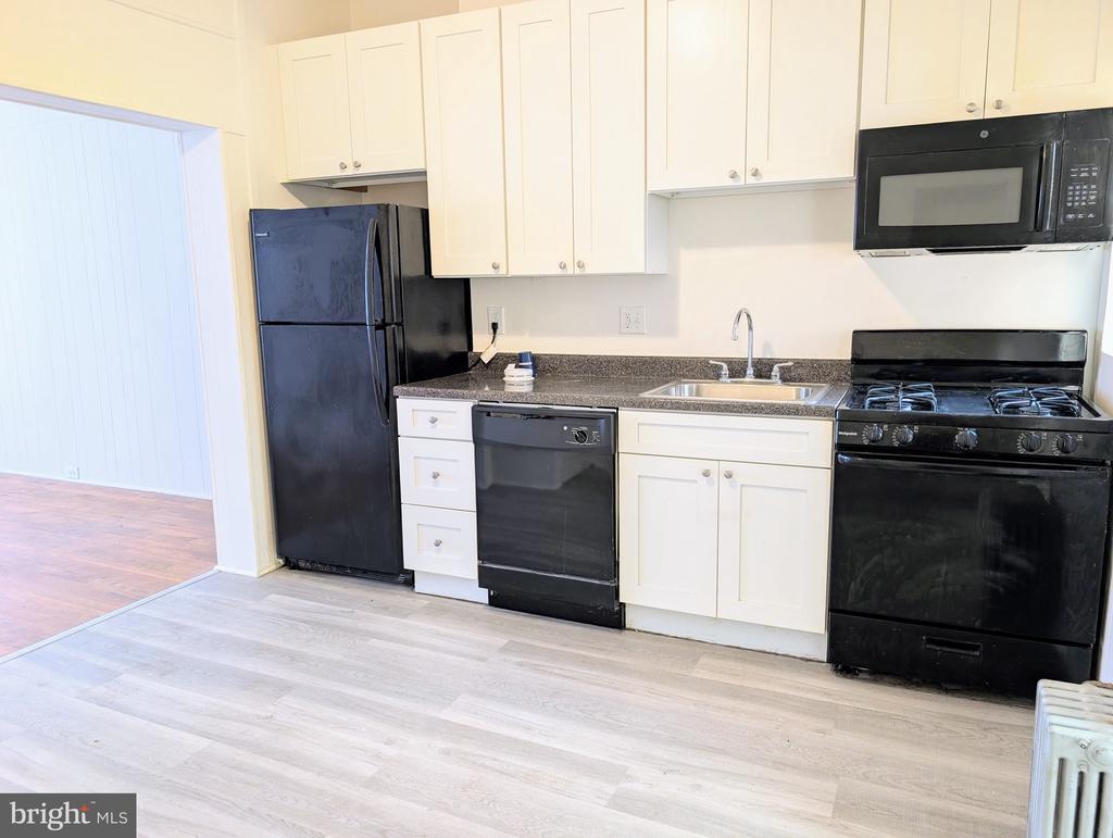 509 SNYDER AVENUE 1/F