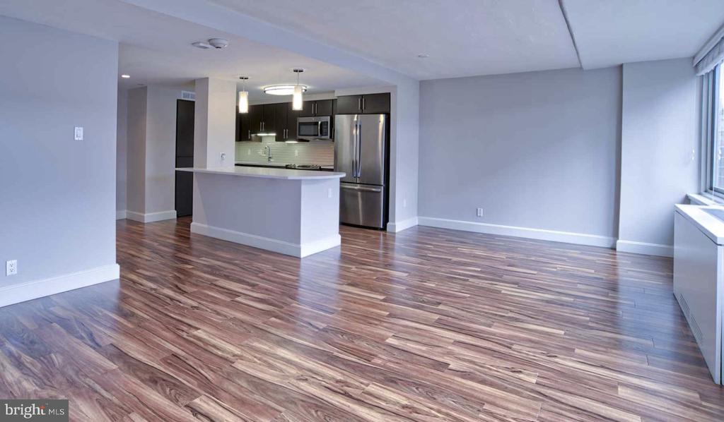 1815 JOHN F KENNEDY BOULEVARD Unit: 904