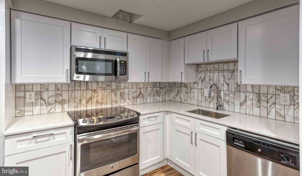 1815 JOHN F KENNEDY BOULEVARD Unit: 904