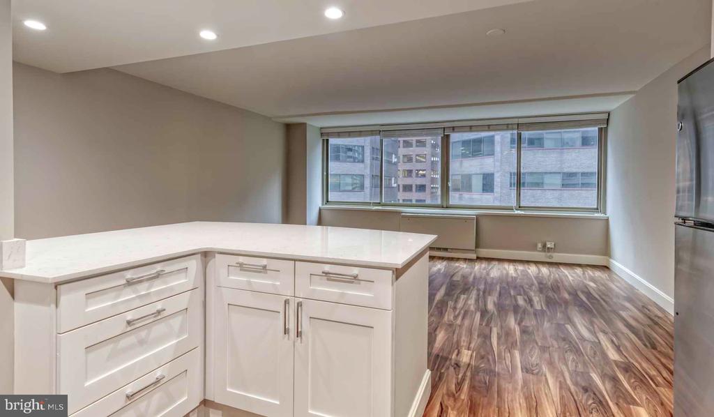 1815 JOHN F KENNEDY BOULEVARD Unit: 904
