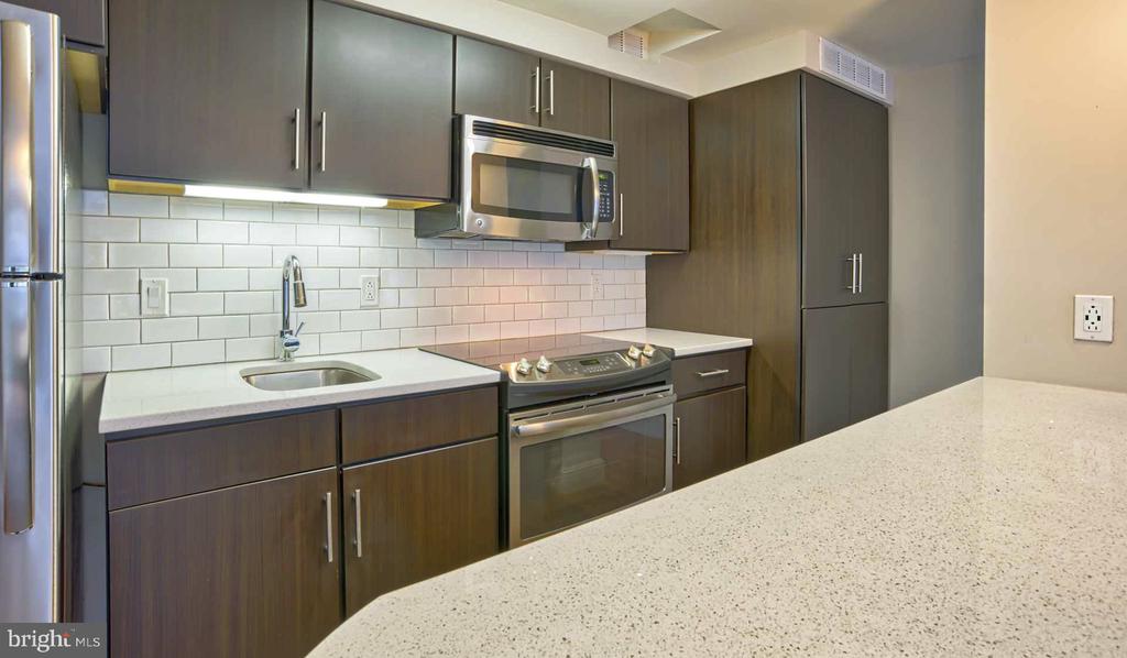 1815 JOHN F KENNEDY BOULEVARD Unit: 904