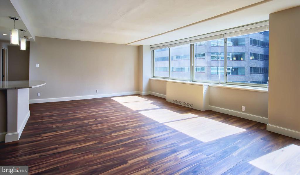 1815 JOHN F KENNEDY BOULEVARD Unit: 904
