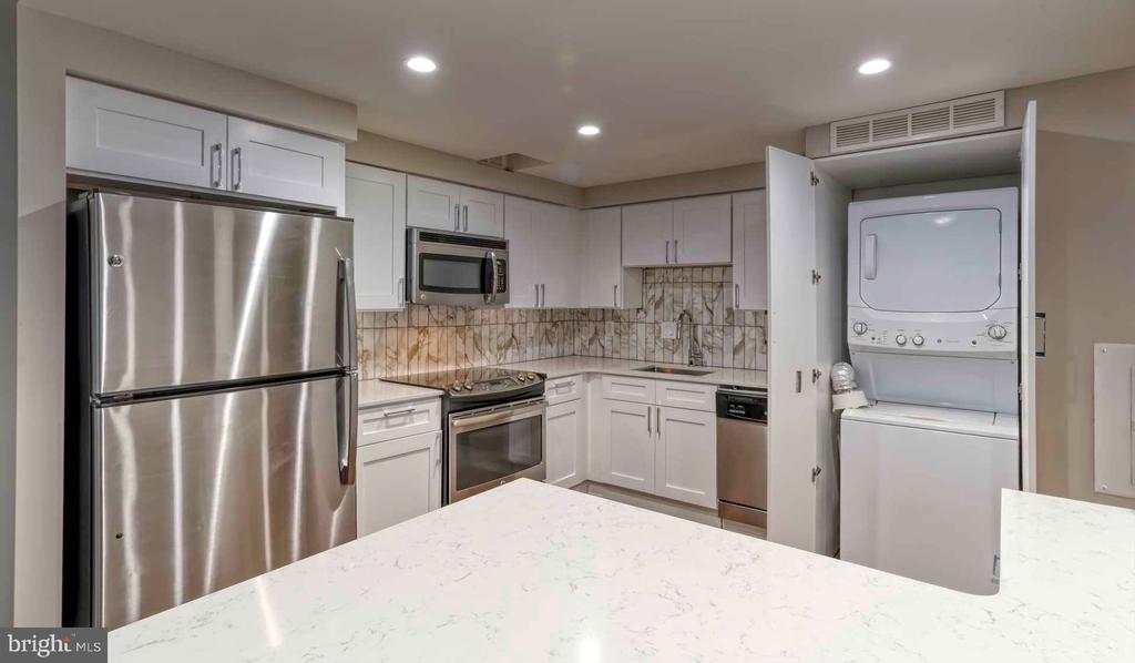 1815 JOHN F KENNEDY BOULEVARD Unit: 933